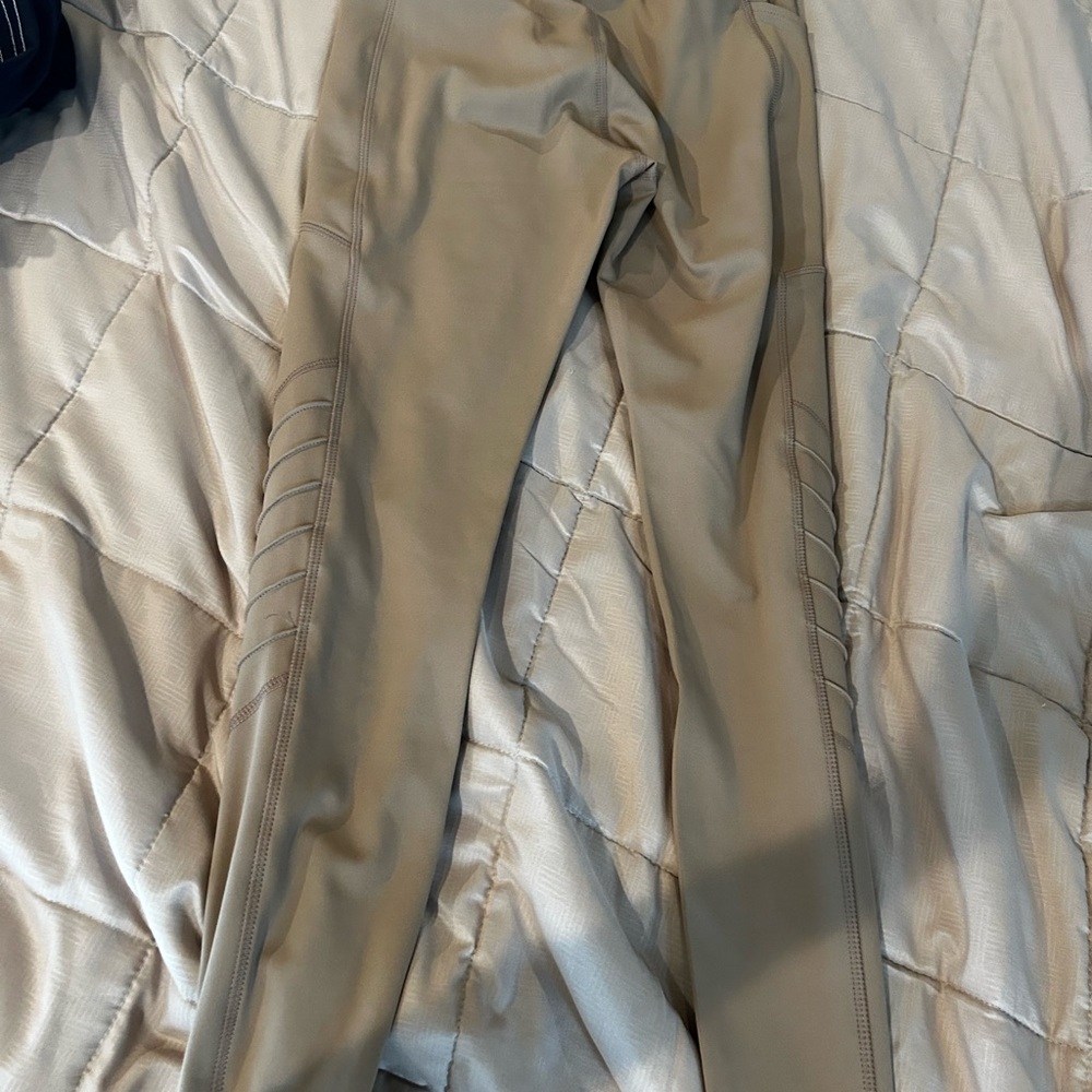 Move theory workout bottoms NWT